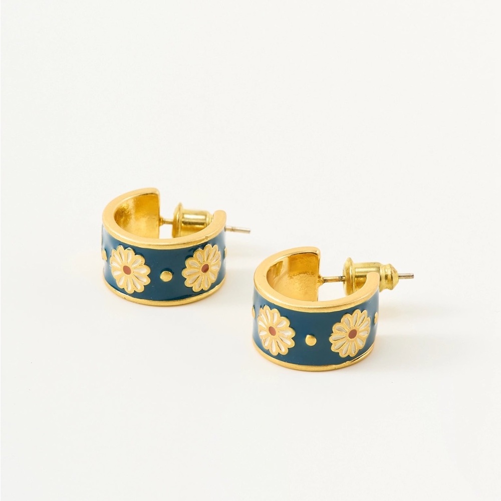 GOLDEN DAISY ENAMEL HOOP EARRINGS